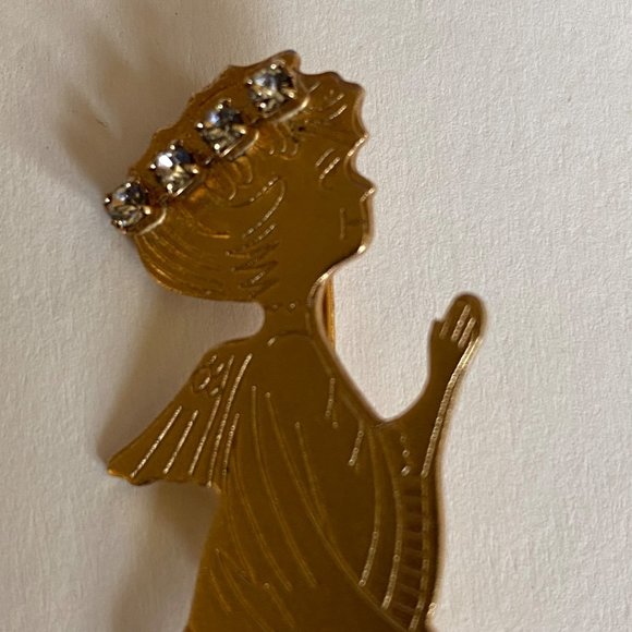 Vintage Gold Tone Praying Angel Brooch Pin Rhinestones Halo Etched Metal Disc - Picture 7 of 8